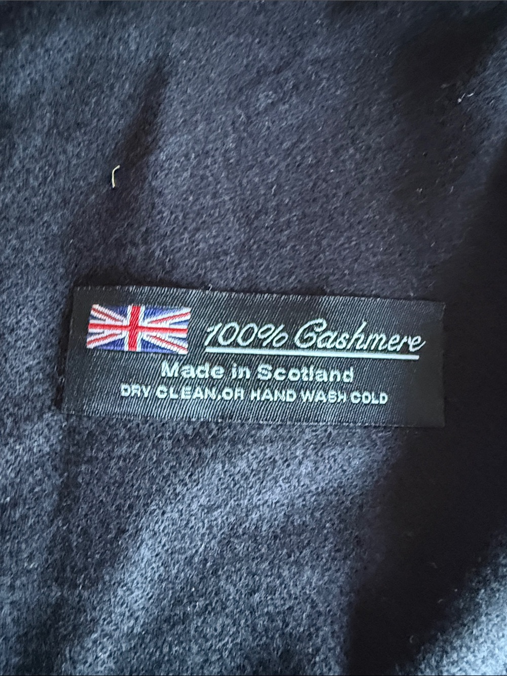 100% Cashmere Made in Scotland Scarf Black